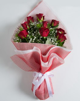 9 adet kırmızı gülden buket  Bursaya çiçek yolla orhangazi çiçek satışı 