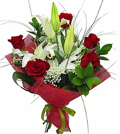 1 dal kazablanka 5 kırmızı gül buketi  çiçek siparişi Bursa nilüfer anneler günü çiçek yolla 