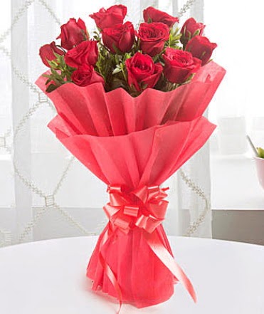 12 adet kırmızı gülden modern buket  Bursa çiçek yolla nilüfer çiçek gönderme 