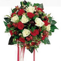  online Bursa ucuz çiçek gönder  6 adet kirmizi 6 adet beyaz ve kir çiçekleri buket