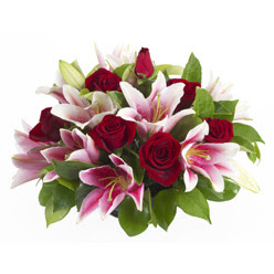 güller ve kazablnaklardan aranjman  Bursa osmangazi online çiçekçi , çiçek siparişi   