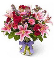 Vazo içerisinde karışık mevsim çiçeği  Bursa çiçek gönder nilüfer çiçek siparişi vermek 