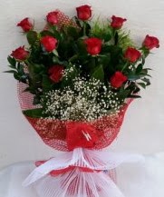 11 adet kırmızı gülden görsel çiçek  Bursaya çiçek yolla orhangazi çiçek satışı 
